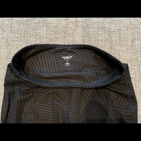 Old Navy Active leggings, size Large - Picture 3 of 4